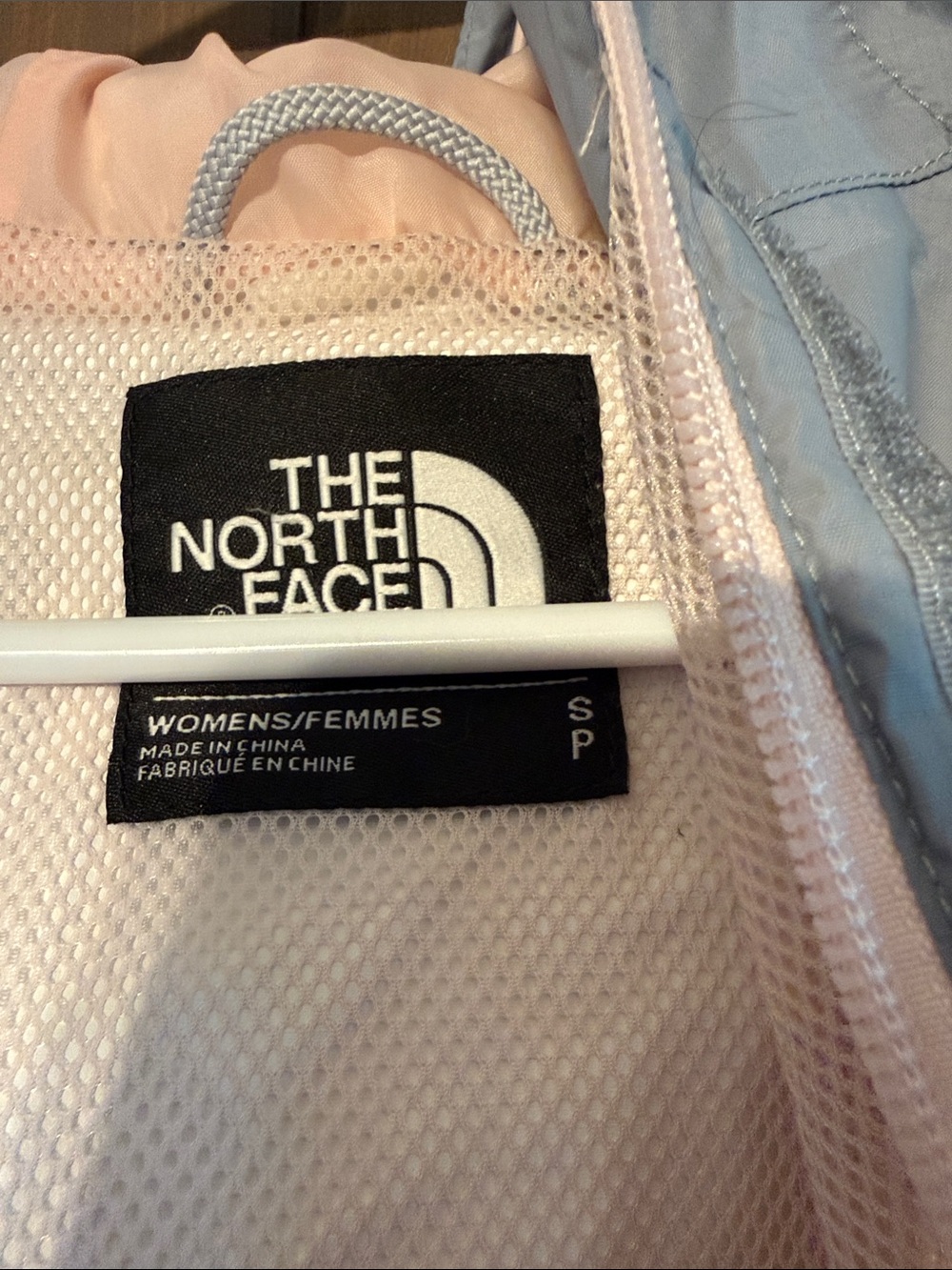 The North Face Light gray women’s Hooded Rain Jacket - Picture 6 of 8